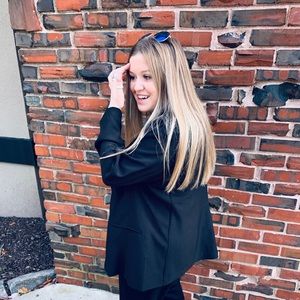Meet your Posher, Julia